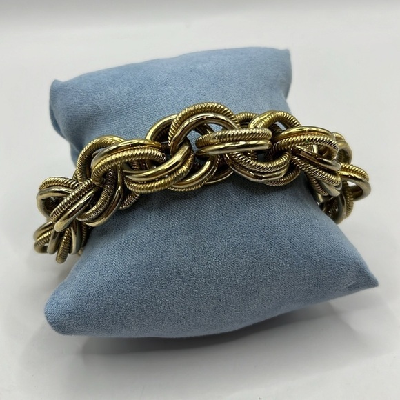 Vintage Coro Pegasus Chain Link Bracelet. Chunky Bold textured Links Coro - Picture 1 of 9